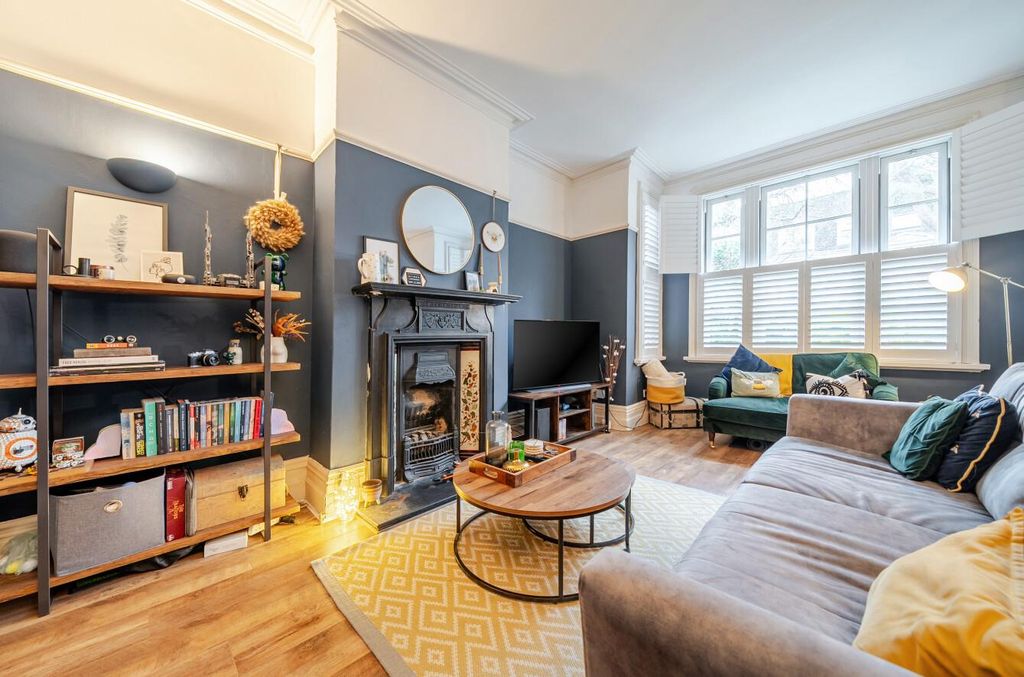 Property photo 2 of 16