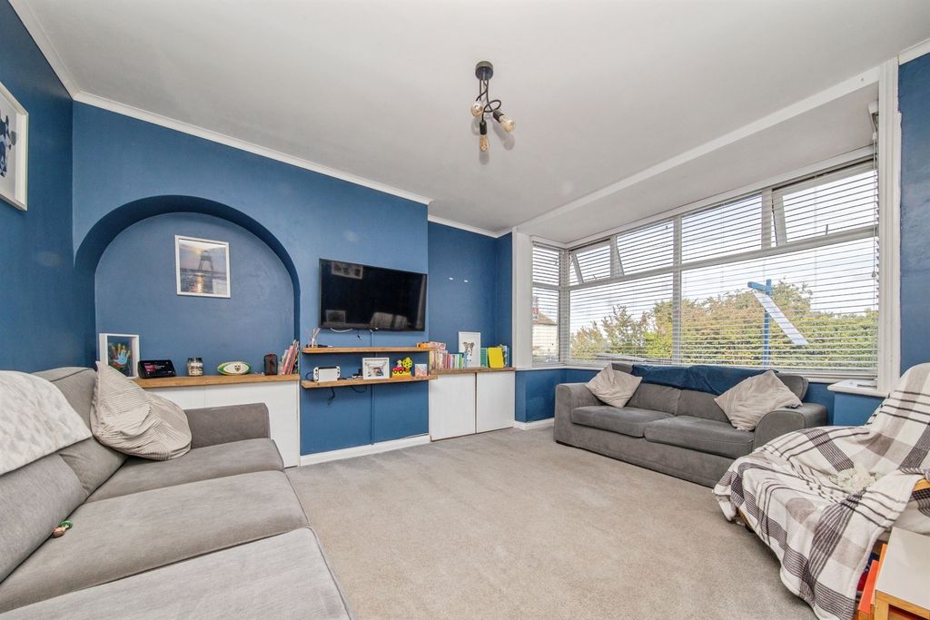 Property photo 2 of 15
