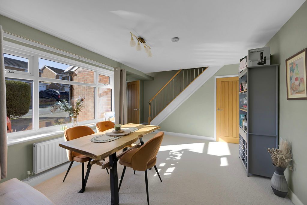 Property photo 3 of 28 Dining Area