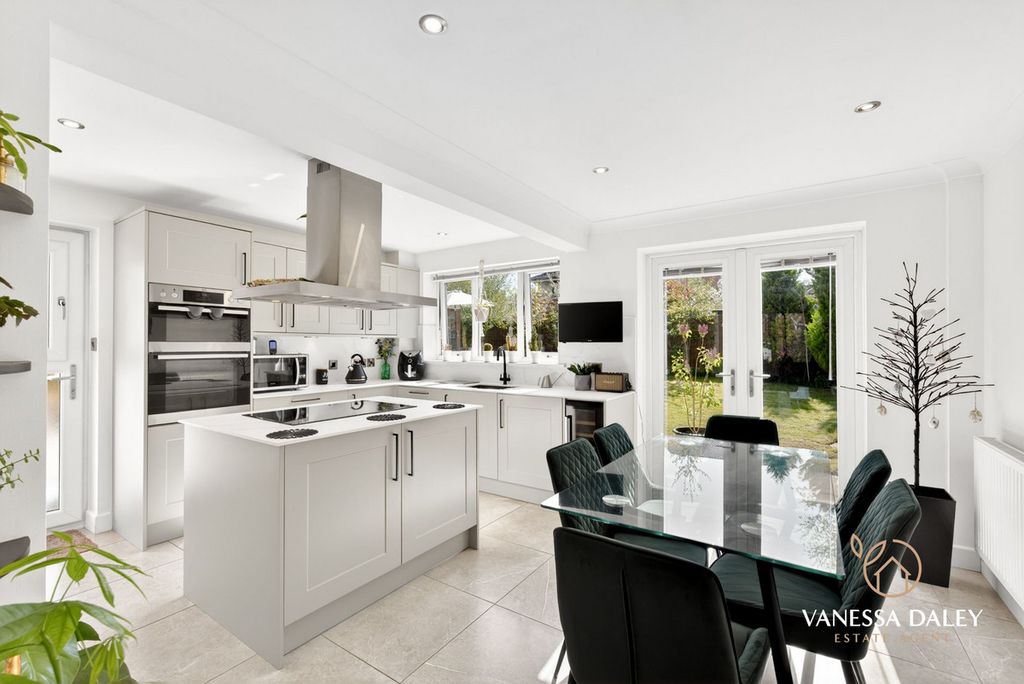 Property photo 2 of 47