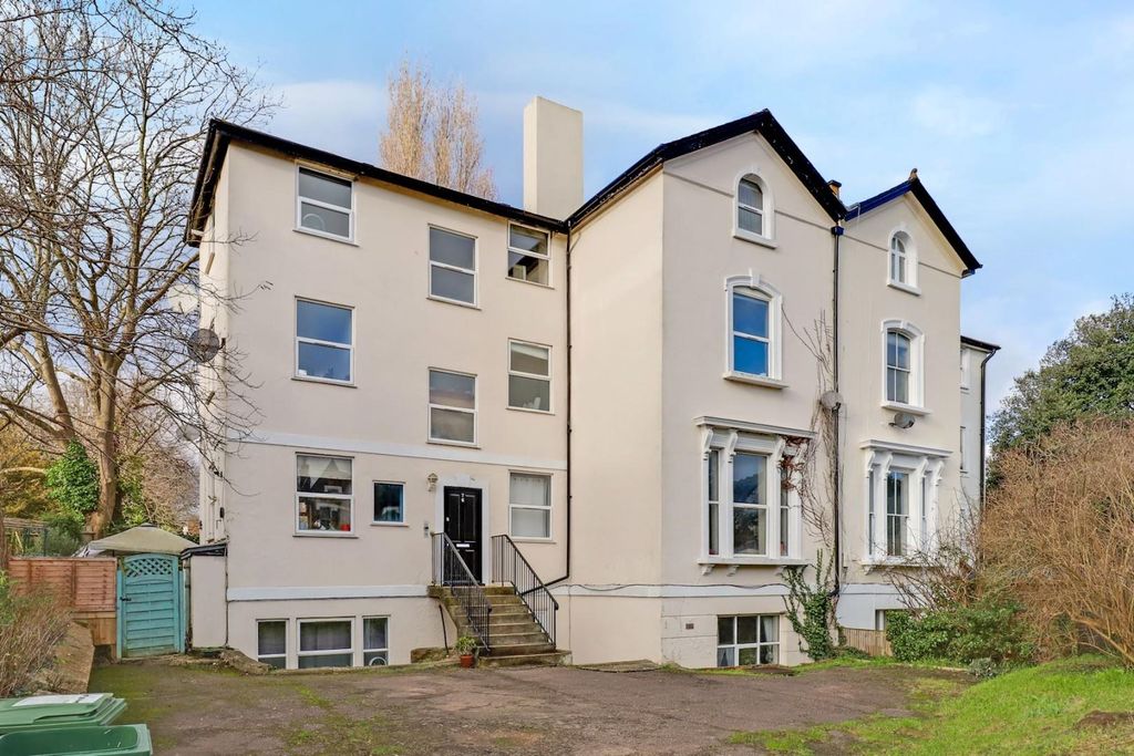 Property photo 2 of 12 15-Eb9Ejhpropworld - F3, 74-76 Lawrie Park Road -