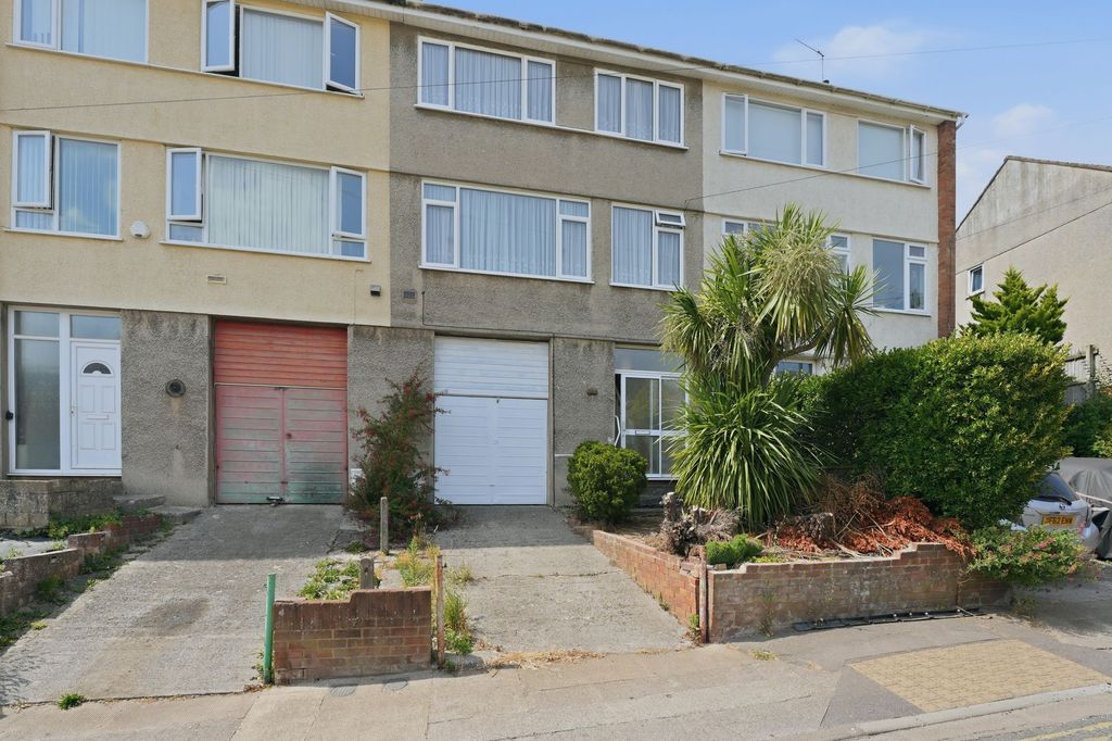 Property photo 1 of 28