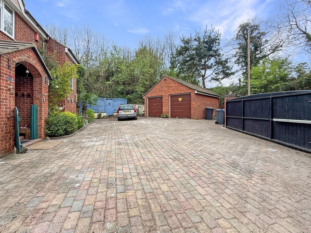 Property photo 2 of 26