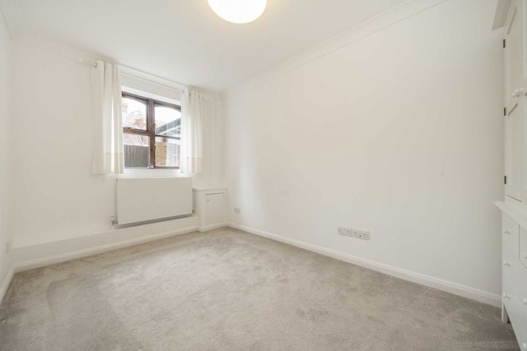 Property photo 3 of 9