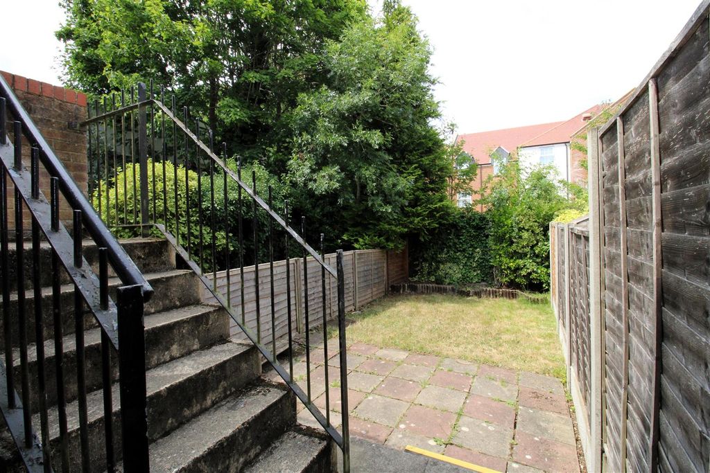 Property photo 2 of 16 New Gard1.Jpg