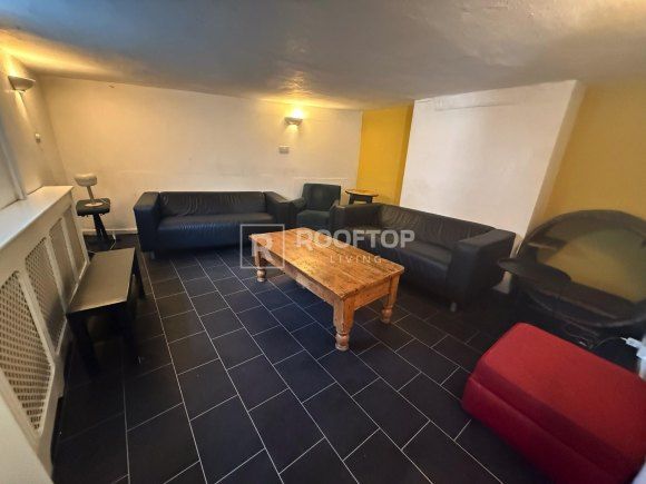 Property photo 2 of 13 9048946.Jpg