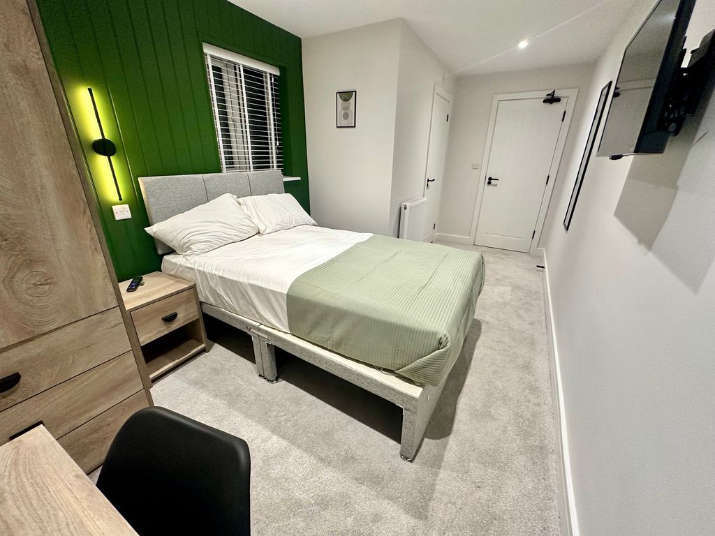 Property photo 1 of 12 Image