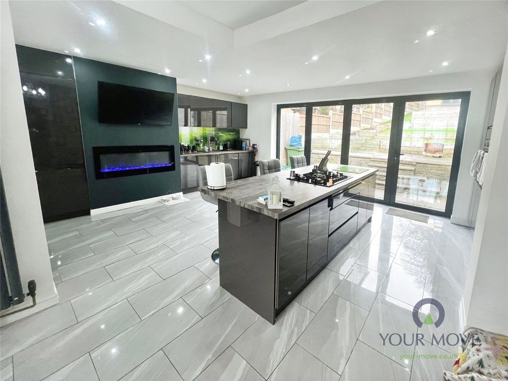 Property photo 1 of 14 Kitchen