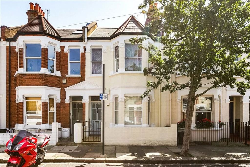 Property photo 1 of 8
