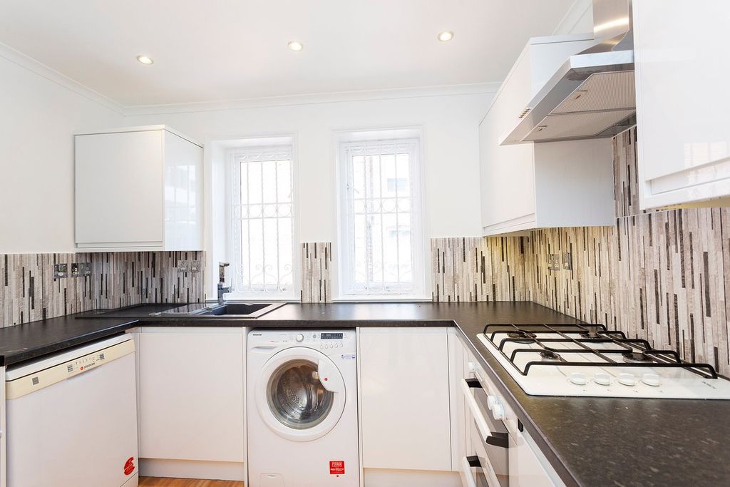 Property photo 3 of 8