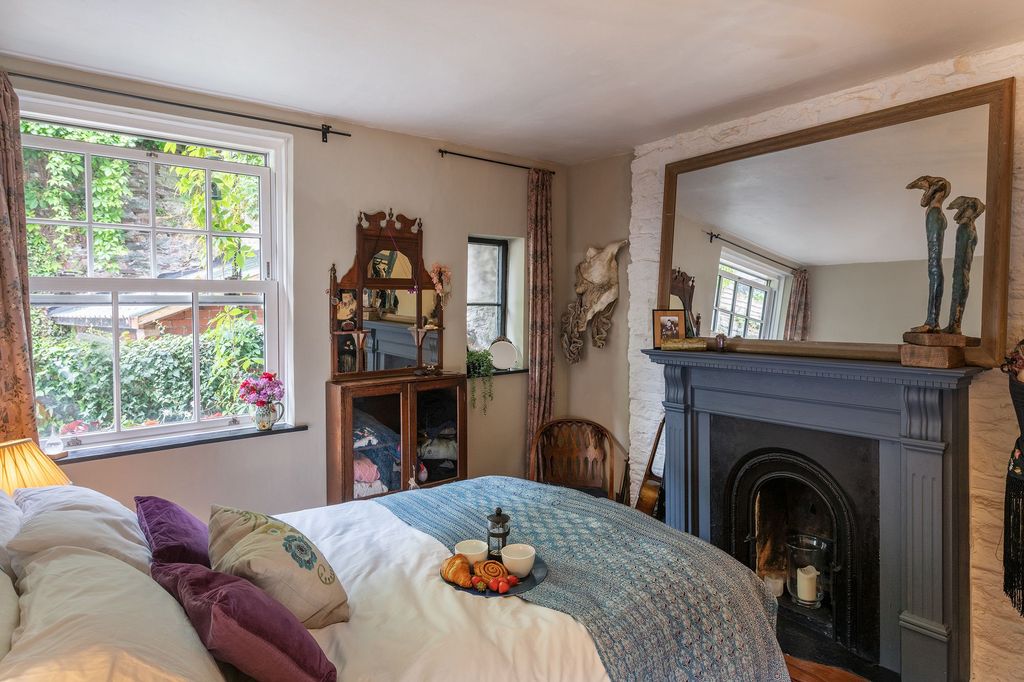 Property photo 3 of 13 11 Browns Hill, Dartmouth, Bedroom