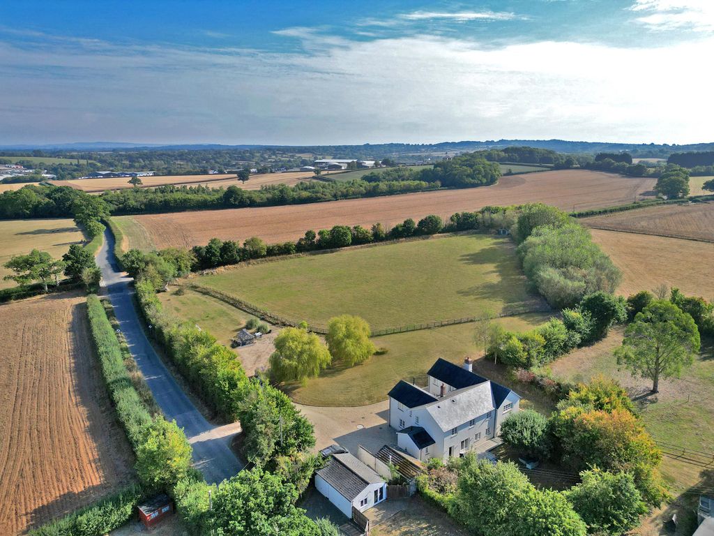 Property photo 3 of 20 Image