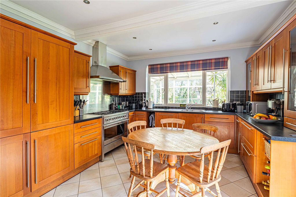 Property photo 3 of 32 Picture No. 24