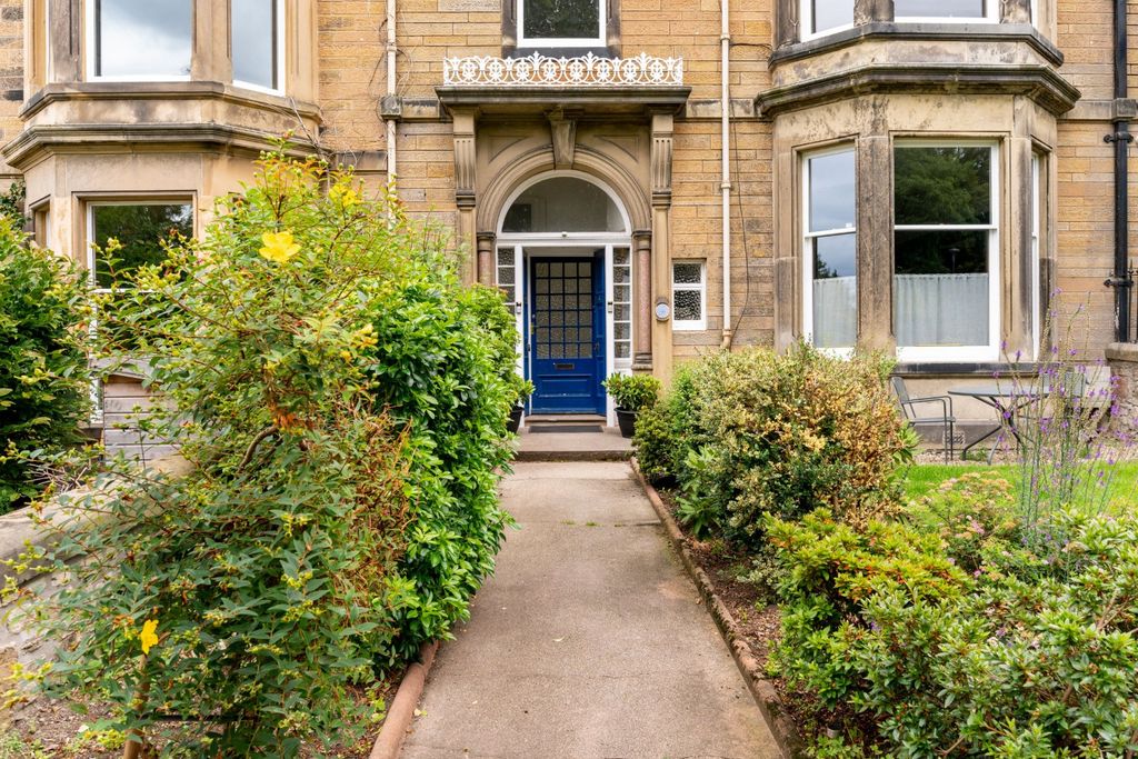 Property photo 2 of 23 Garscube Terrace