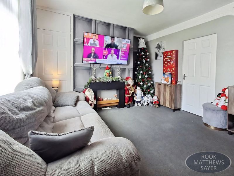 Property photo 3 of 9 Photo 8