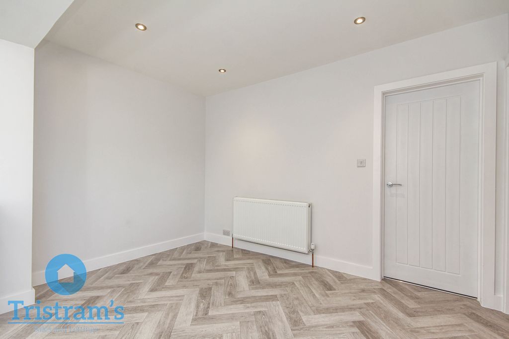 Property photo 3 of 17 Img_0374