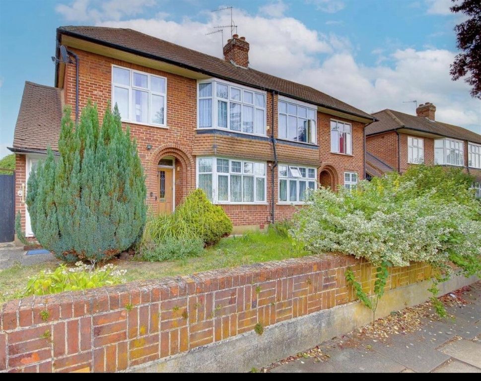 Property photo 1 of 8