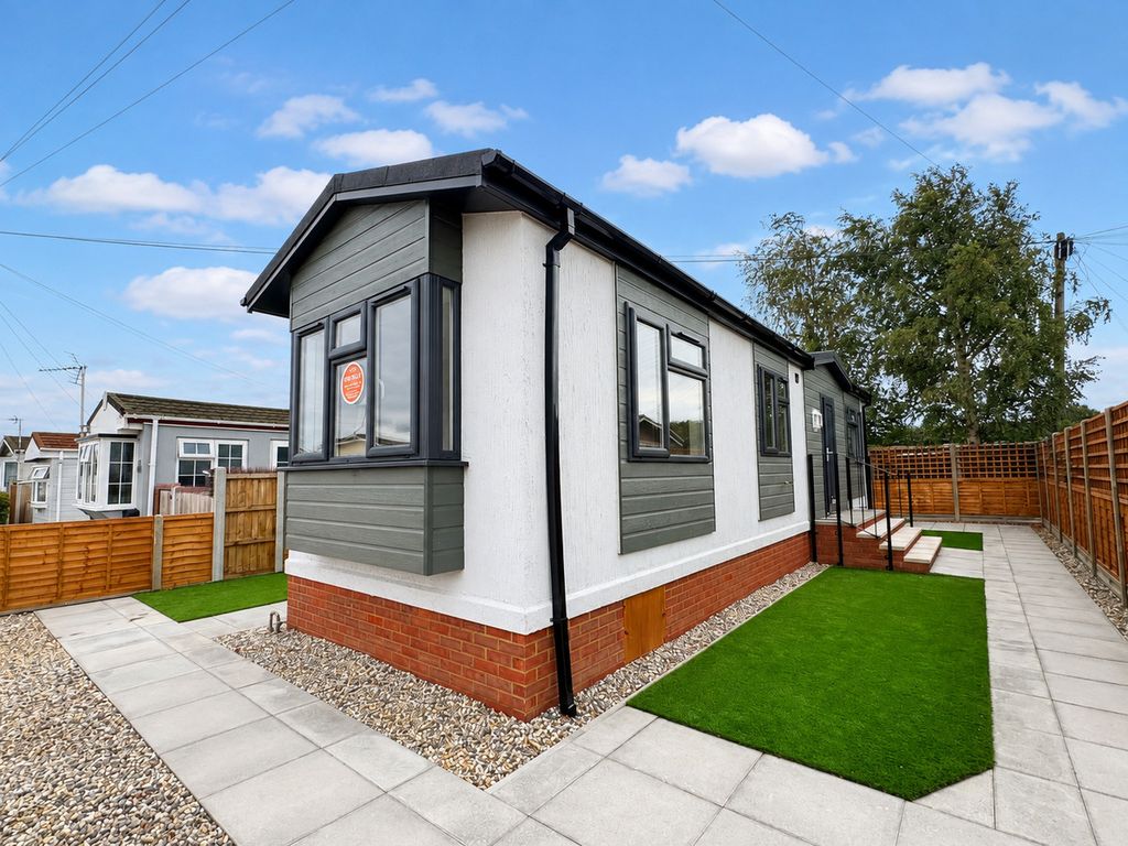 Property photo 2 of 11