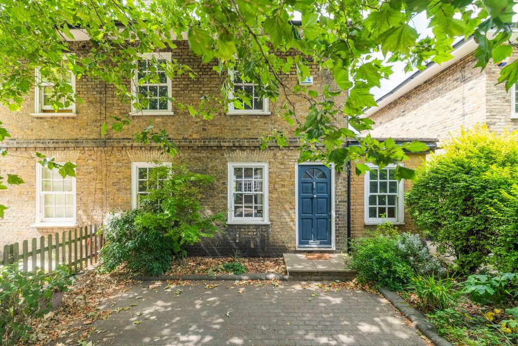 Property photo 1 of 18