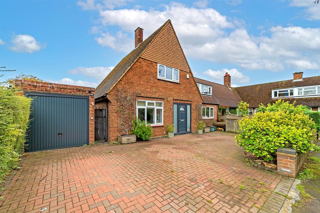 Property photo 1 of 23 7Southclose-11.Jpg