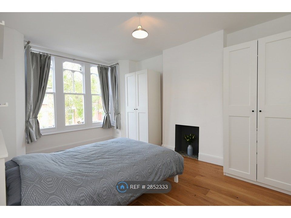 Property photo 3 of 10 Bedroom