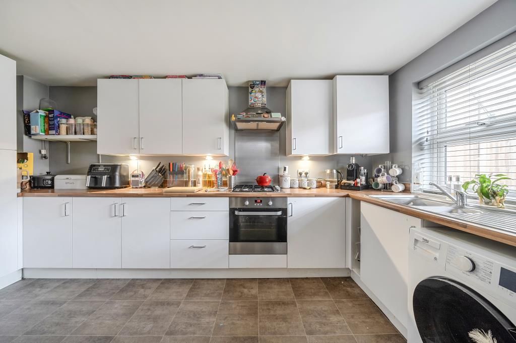 Property photo 2 of 23 Kitchen