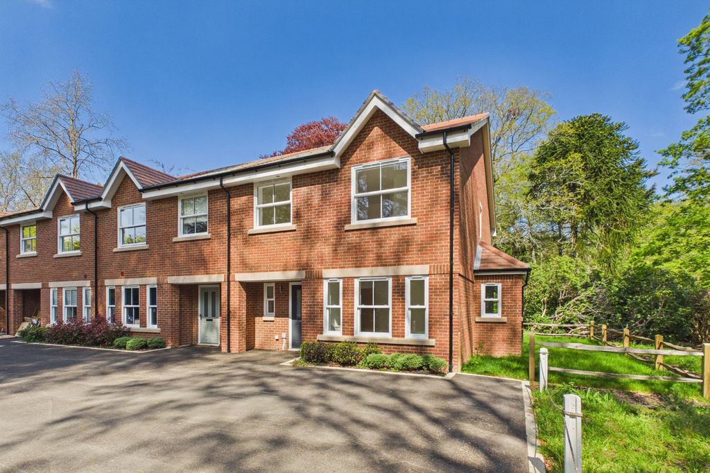 Property photo 1 of 11 Picture No. 26