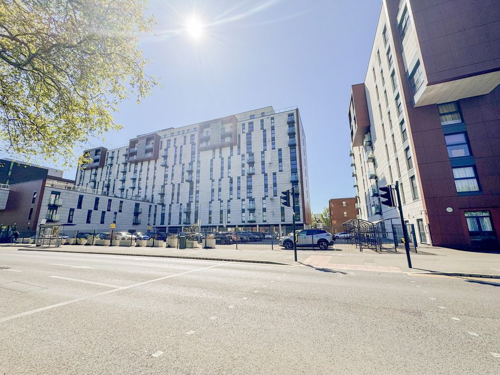 Property photo 2 of 12