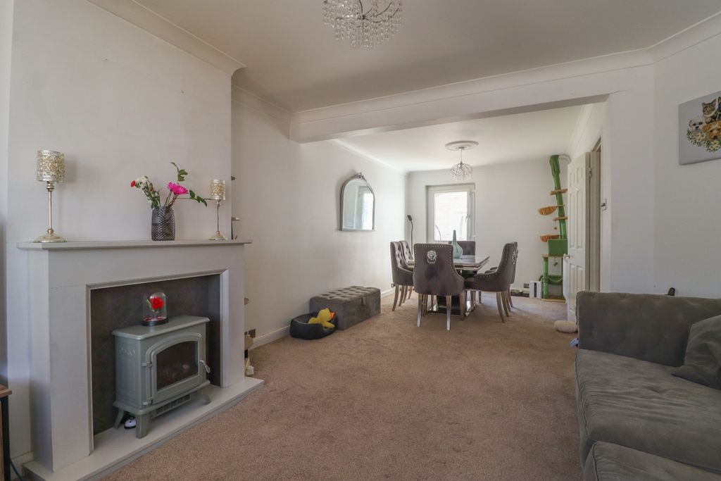 Property photo 2 of 23 3914904