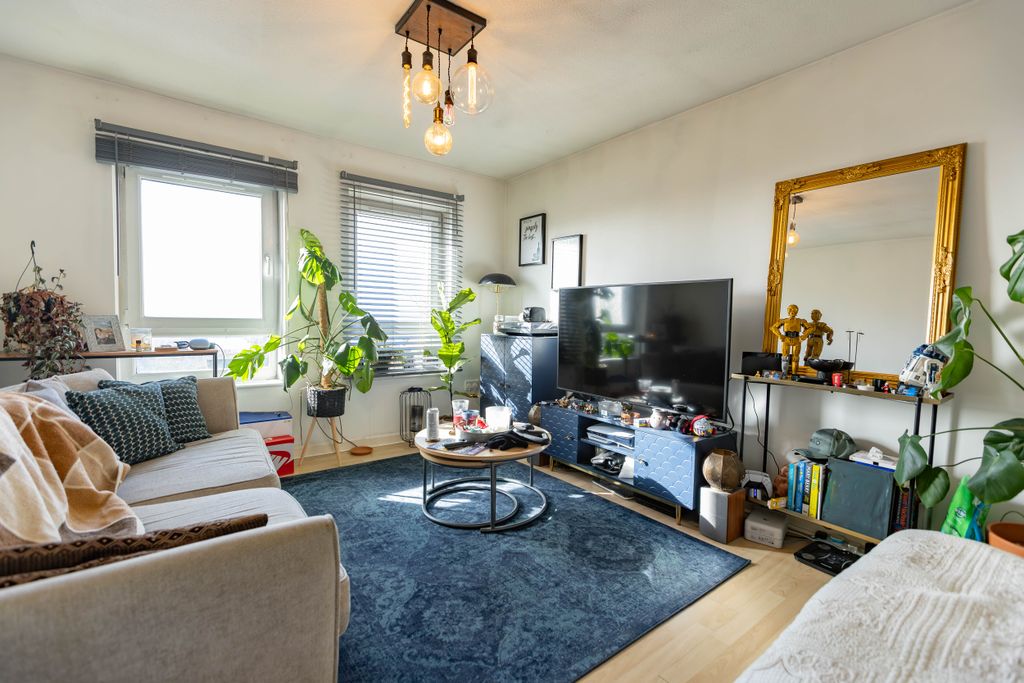 Property photo 2 of 26