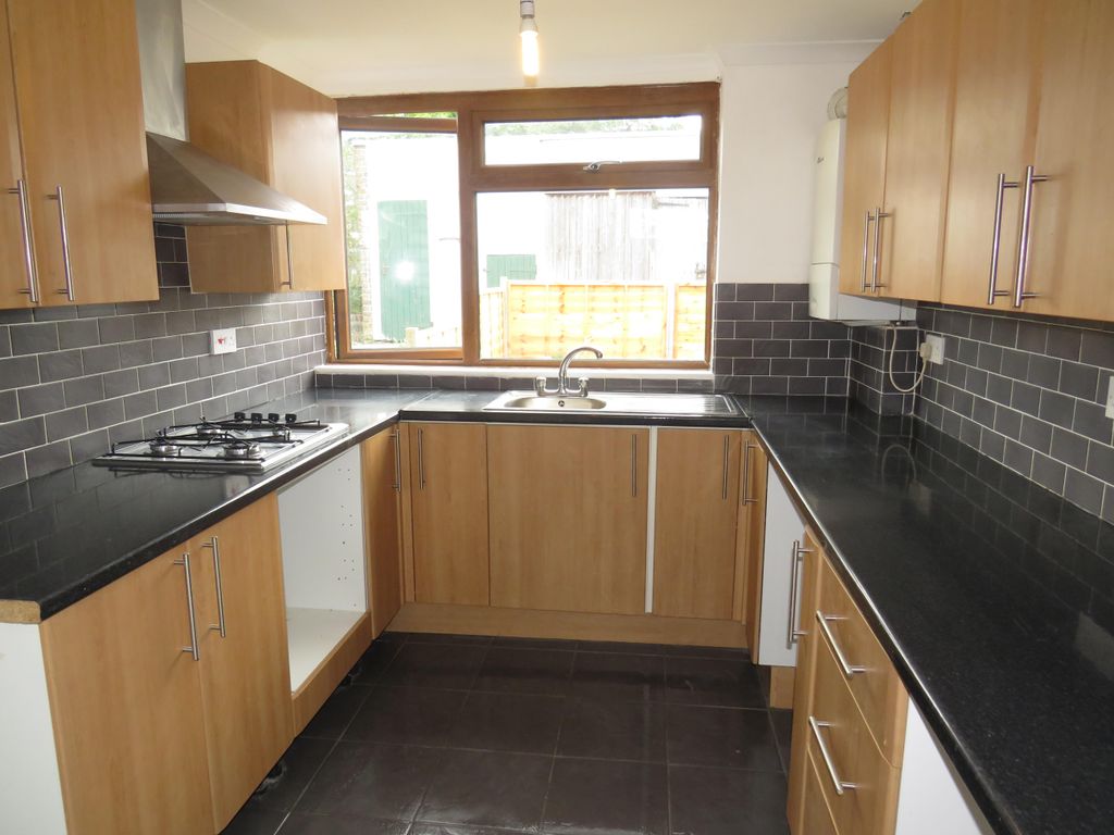 Property photo 2 of 9 Kitchen