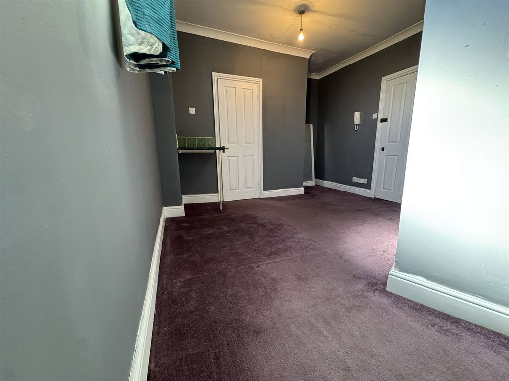 Property photo 3 of 7 Picture No. 06