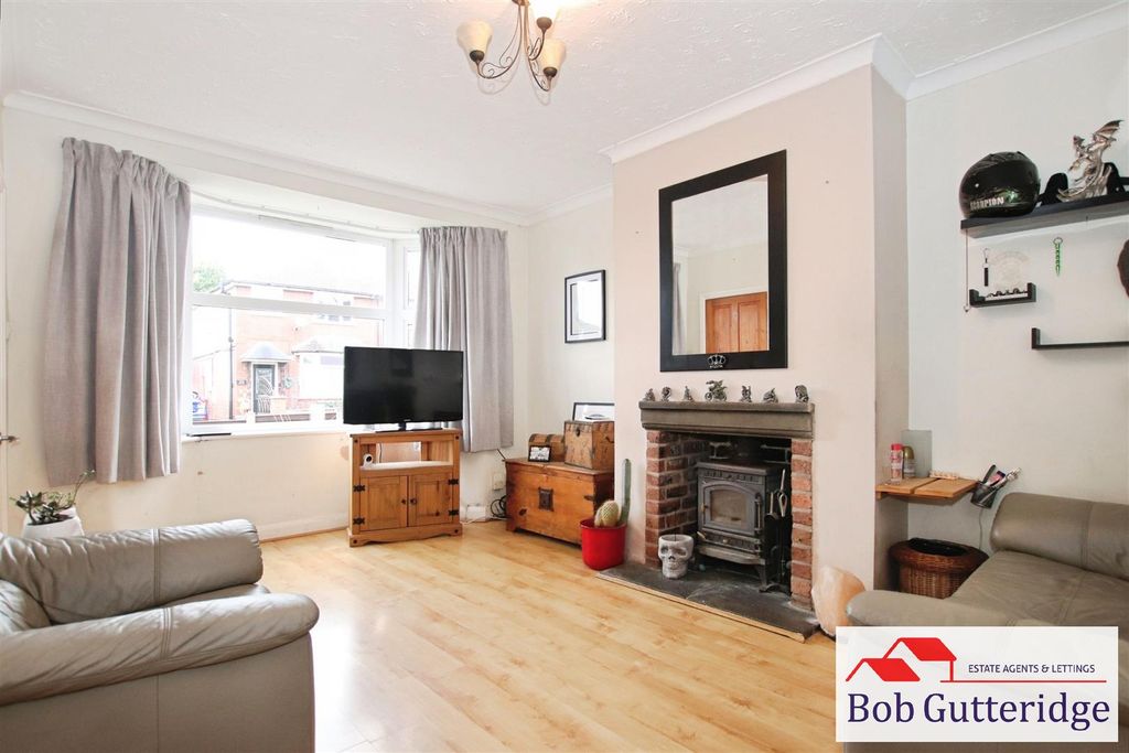 Property photo 3 of 24 Lounge