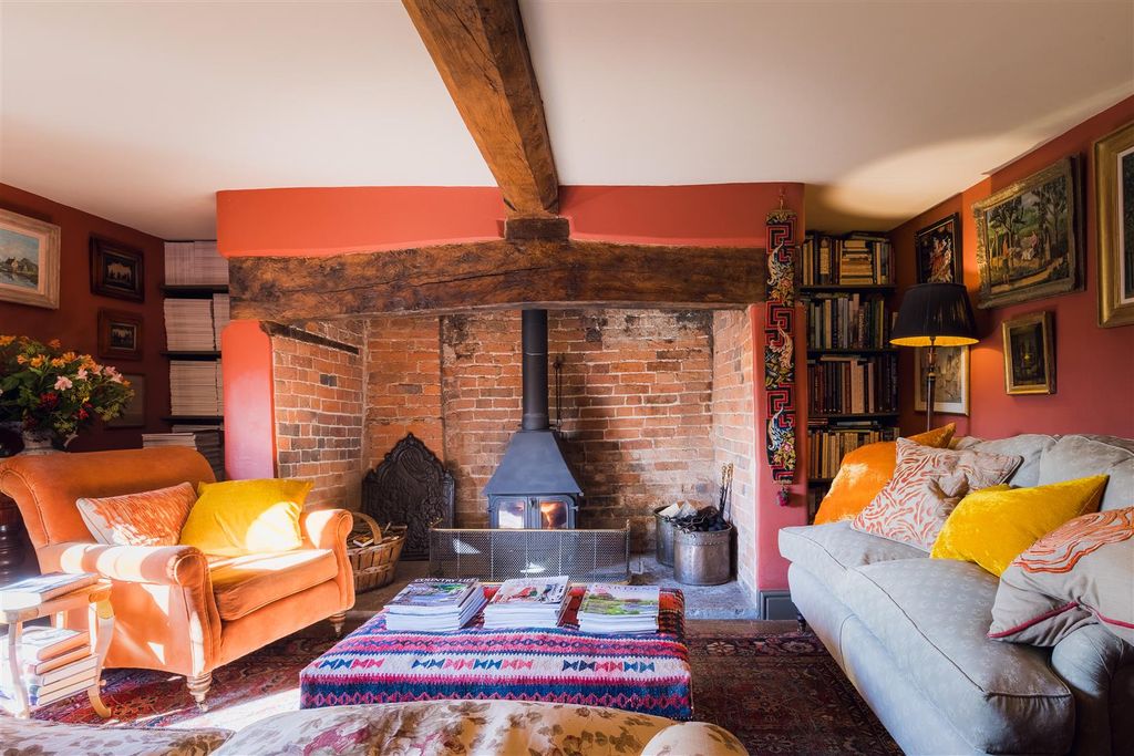 Property photo 2 of 31 2025-10-08-J3152-Eves-0277-Hdr.Jpg