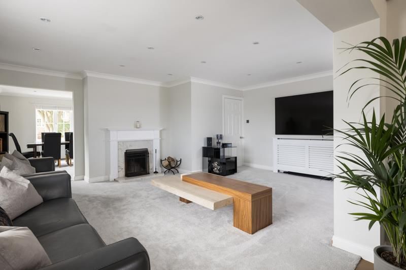 Property photo 2 of 24 Living Room