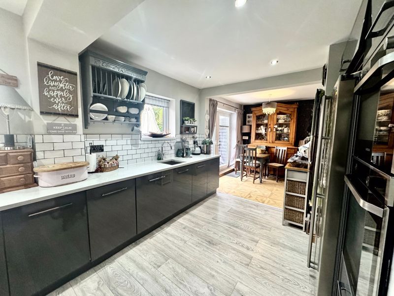 Property photo 1 of 24 Photo 3