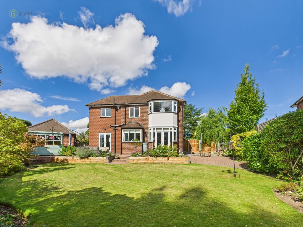 Property photo 3 of 43 Cam03830G0-Pr0206-Still034