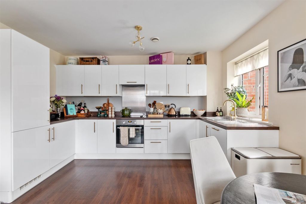 Property photo 2 of 12 Windings House