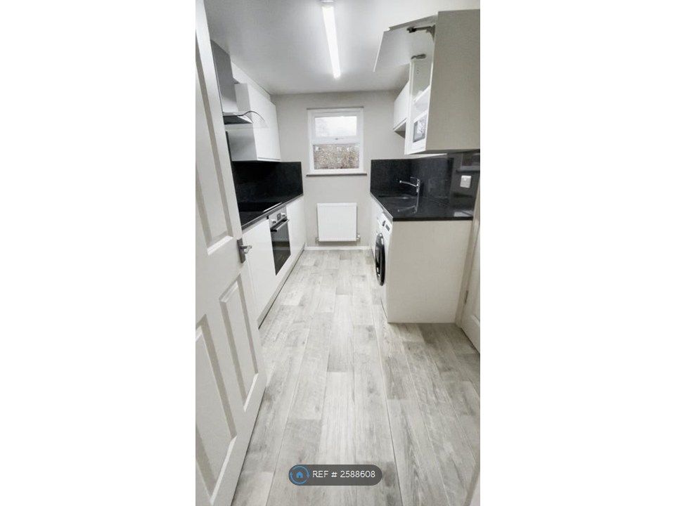 Property photo 1 of 8 Sole Use Kitchen