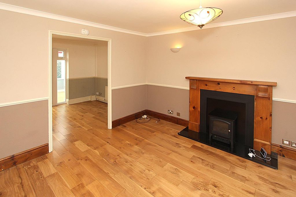 Property photo 3 of 12 Lounge