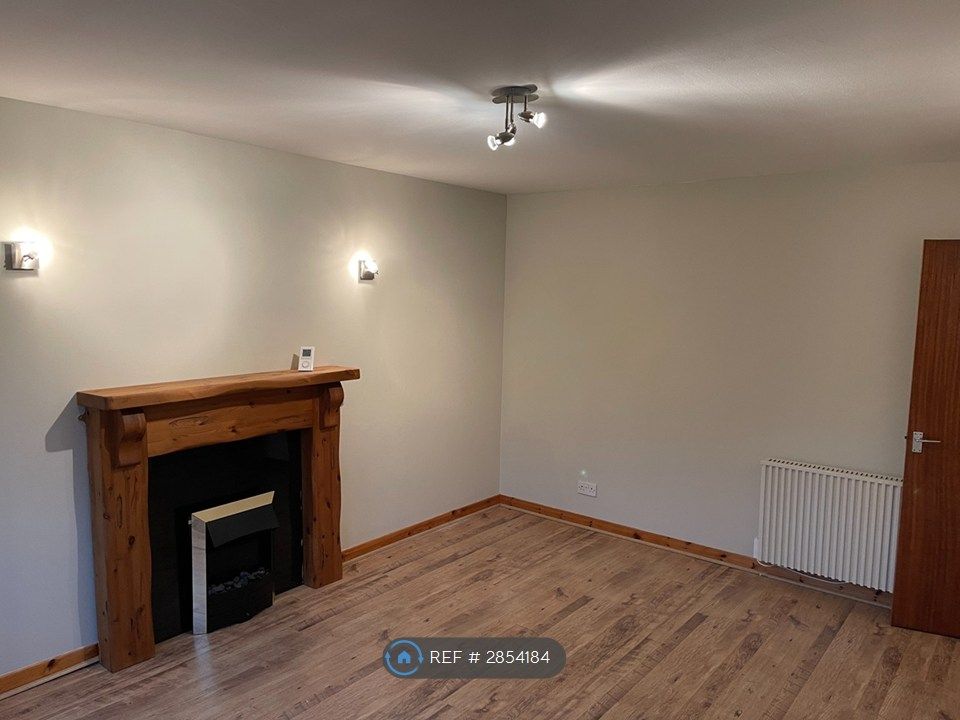 Property photo 2 of 15 Livingroom