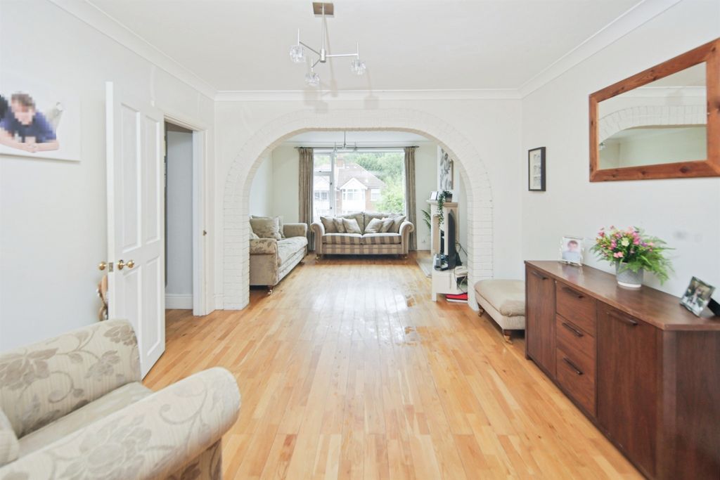 Property photo 2 of 17