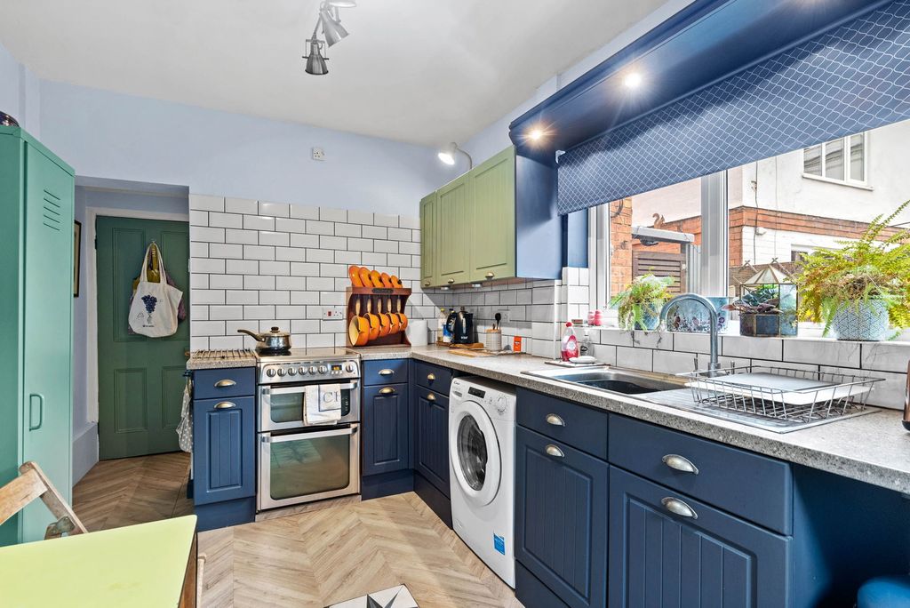 Property photo 2 of 14