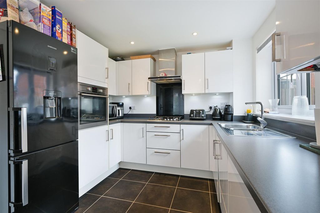 Property photo 3 of 21 Preston Manor Road, 81- (12).Jpg