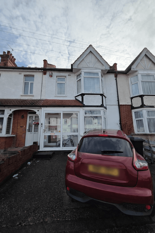 Property photo 1 of 10 3 Bed Terraced House To Rent Bolton Road, Harrow Ha1