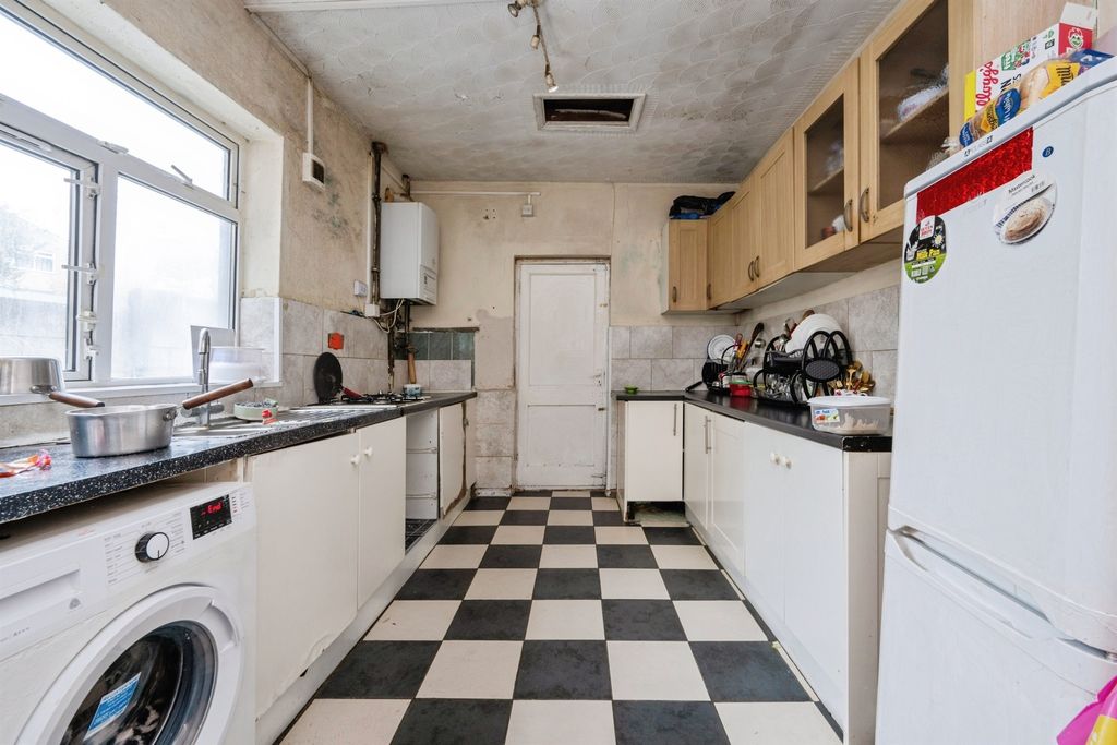 Property photo 3 of 26