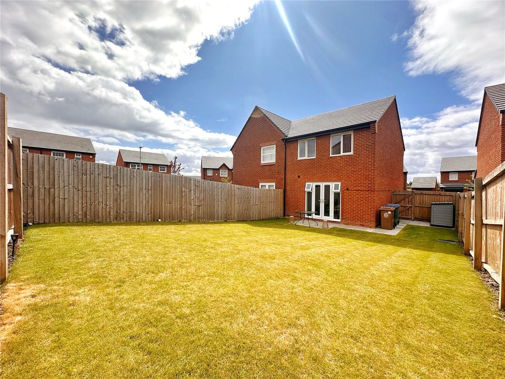 Property photo 2 of 17 Picture No. 15