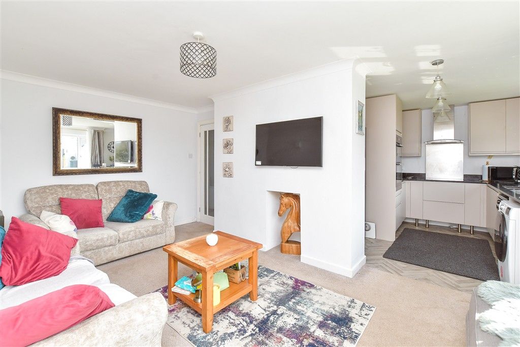 Property photo 1 of 10 Lounge