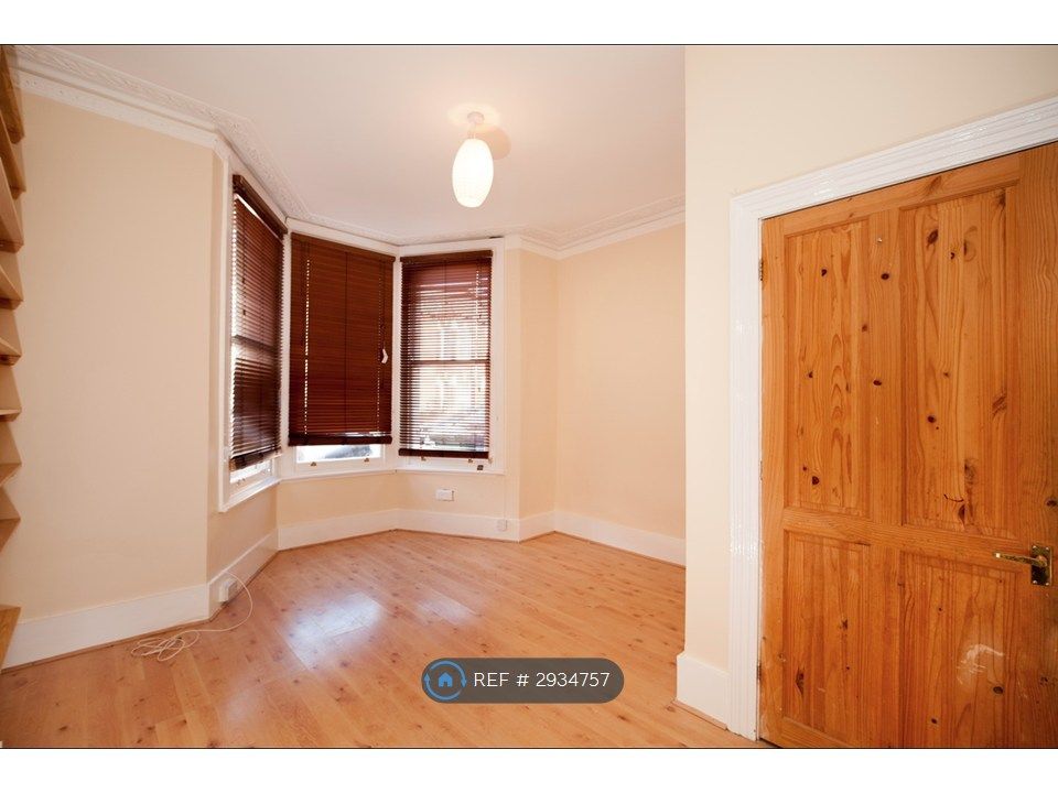 Property photo 3 of 18 Bedroom 1