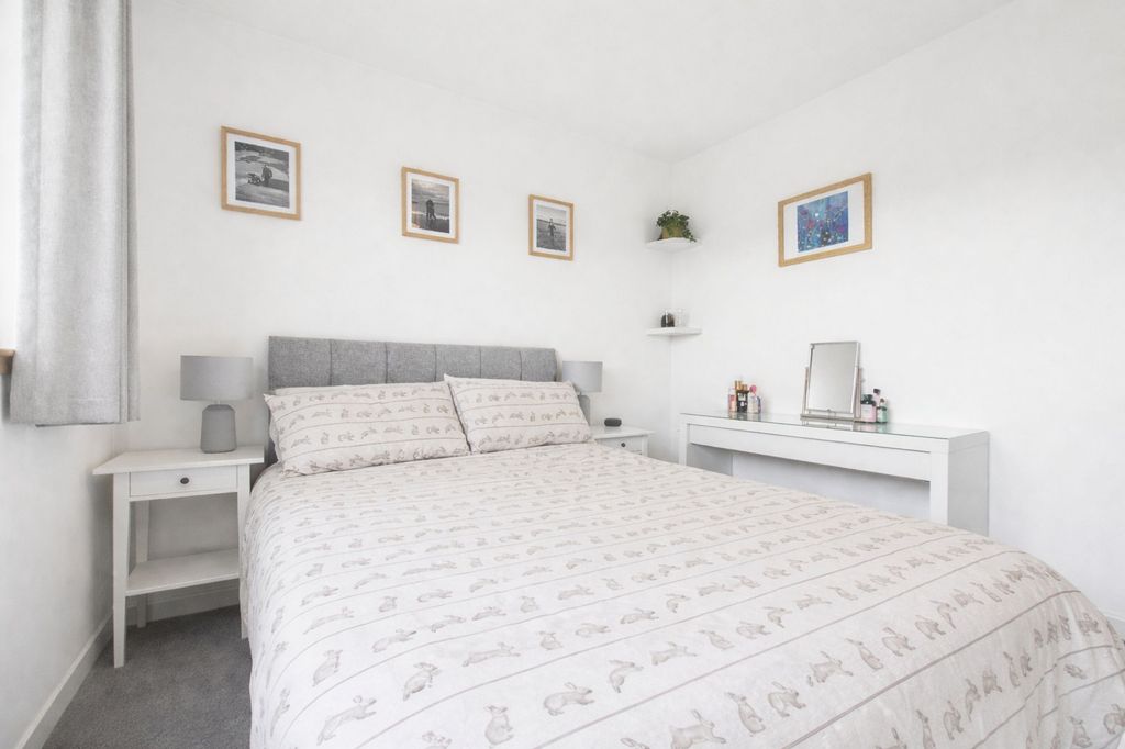 Additional image 10 of 2 bed flat for saleHolm Dell Place, Inverness IV2